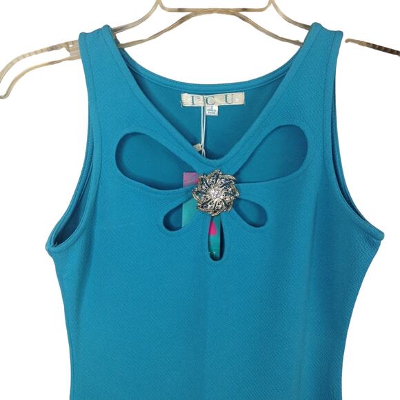 ICU  Broach Dress - Picture 3 of 7